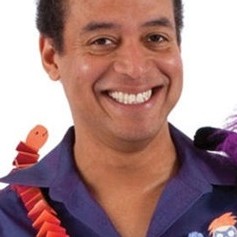 NOEL MacNEAL